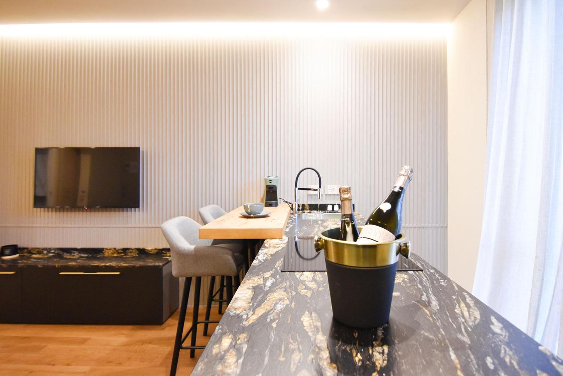 Nuova Cafe' Suite Salice Terme Ngoại thất bức ảnh